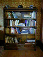 Bookcase Hallway.JPG (26182 bytes)