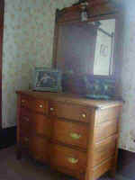 Chest of Drawers Al's Room.JPG (15497 bytes)